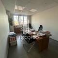 Vente de bureau de 86 m² à Saint-Laurent-du-Var - 06700 photo - 3