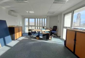 Location bureau Bordeaux (33300) - 272 m²