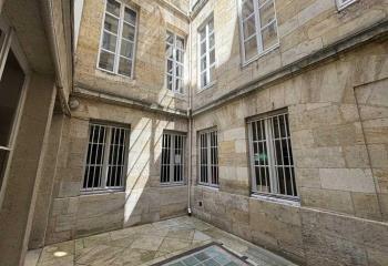 Location bureau Bordeaux (33000) - 181 m²