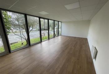 Location bureau Bordeaux (33300) - 300 m² à Bordeaux - 33000