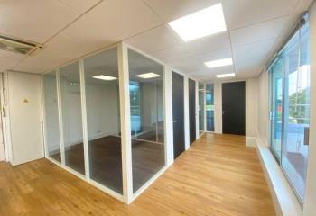 Location bureau Bordeaux (33300) - 136 m²