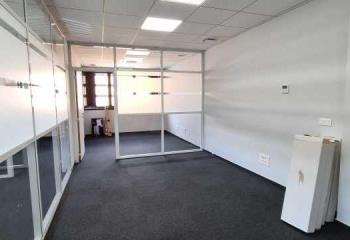 Location bureau Bussy-Saint-Martin (77600) - 163 m²