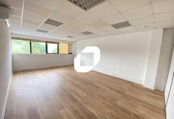 Location bureau Cenon (33150) - 1205 m² à Cenon - 33150