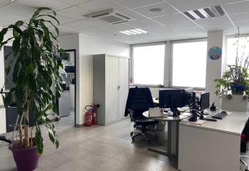 Location bureau Chassieu (69680) - 117 m²