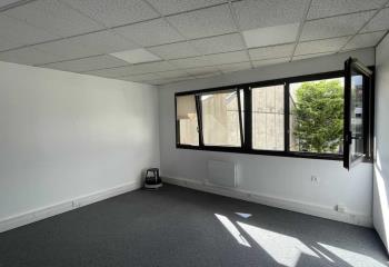 Location bureau Courbevoie (92400) - 93 m²