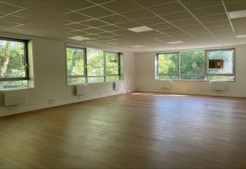 Location bureau Éragny (95610) - 1137 m²