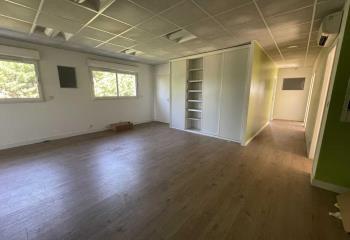 Location bureau Eysines (33320) - 352 m²