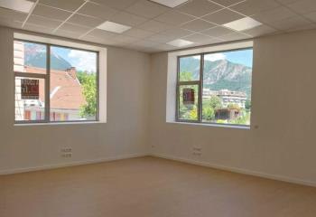 Location bureau Grenoble (38000) - 99 m²