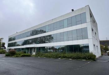 Location bureau Les Ulis (91940) - 1458 m²