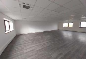 Location bureau Saint-Ouen-l'Aumône (95310) - 1043 m²