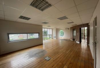 Location bureau Saint-Quentin (02100) - 120 m² à Saint-Quentin - 02100