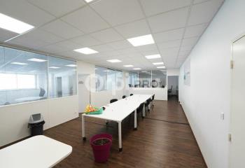 Location bureau Vaulx-en-Velin (69120) - 266 m²