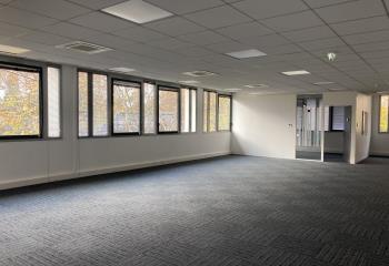 Location bureau Villeurbanne (69100) - 993 m²