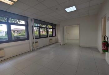 Location bureau Voisins-le-Bretonneux (78960) - 280 m²