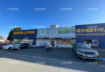 Location local commercial Anglet (64600) - 382 m²