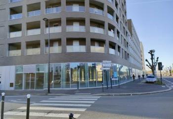 Location local commercial Bordeaux (33300) - 856 m² à Bordeaux - 33000