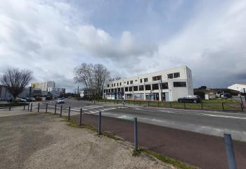 Location local commercial Bordeaux (33200) - 130 m² à Bordeaux - 33000