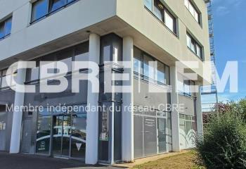 Location local commercial Caen (14000) - 198 m²