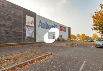 Location local commercial Châlons-en-Champagne (51000) - 900 m² à Châlons-en-Champagne - 51000