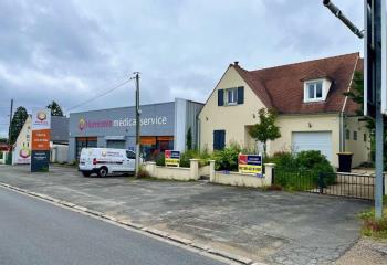 Location local commercial Fleury-les-Aubrais (45400) - 220 m² à Fleury-les-Aubrais - 45400