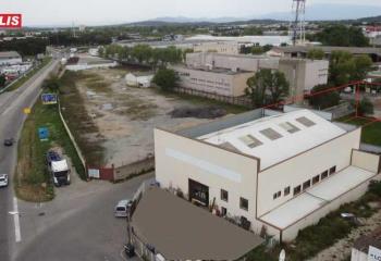Location local commercial Le Pontet (84130) - 700 m² au Pontet - 84130