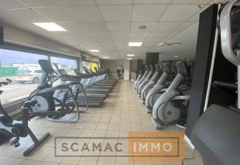 Location local commercial Marignane (13700) - 800 m²