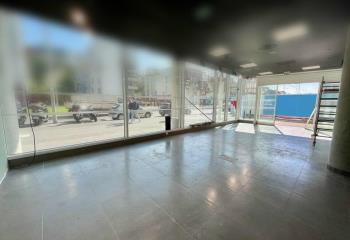 Location local commercial NICE (06200) - 180 m² à Nice - 06000