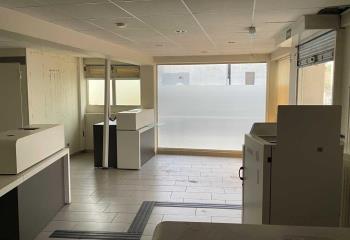 Location local commercial Nîmes (30000) - 168 m²