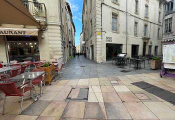 Location local commercial Nîmes (30000) - 65 m²