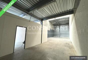 Location local commercial Nîmes (30900) - 180 m²