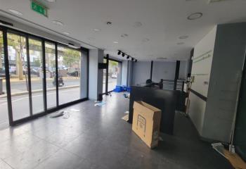 Location local commercial Paris 15 (75015) - 170 m² à Paris 15 - 75015