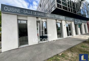 Location local commercial Saint-Laurent-du-Var (06700) - 200 m² à Saint-Laurent-du-Var - 06700