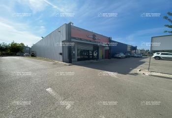 Location local commercial Saint-Mitre-les-Remparts (13920) - 400 m²