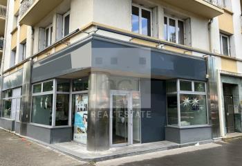 Location local commercial Saint-Priest (69800) - 179 m²