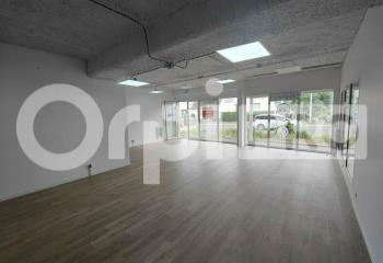 Location local commercial Sainte-Geneviève-des-Bois (91700) - 130 m²