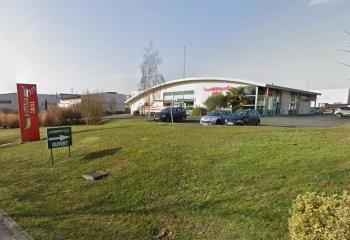 Location local commercial Saintes (17100) - 590 m² à Saintes - 17100