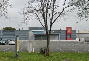 Location local commercial Saintes (17100) - 1440 m²