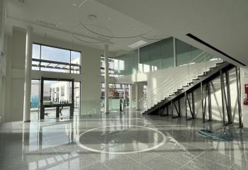 Location local commercial Tours (37000) - 806 m² à Tours - 37000