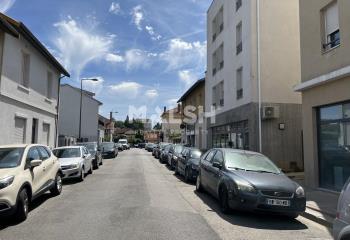 Location local commercial Villeurbanne (69100) - 67 m²