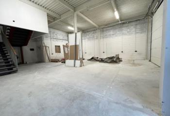 Location activité/entrepôt Élancourt (78990) - 184 m²