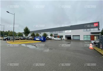 Location activité/entrepôt Élancourt (78990) - 863 m²