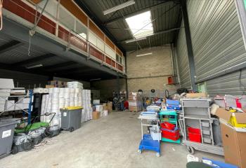 Location activité/entrepôt Élancourt (78990) - 652 m²