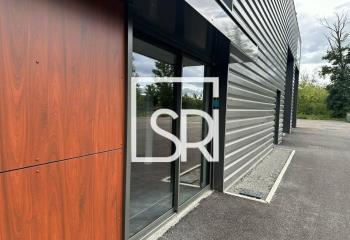 Location activité/entrepôt Lezoux (63190) - 695 m²