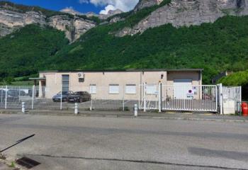 Location activité/entrepôt Lumbin (38660) - 600 m²