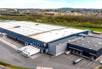 Location entrepots 17754 m² non divisibles à Montceau-les-Mines - 71300