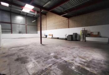 Location entrepots 380 m² non divisibles