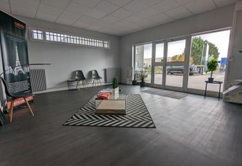 Location activité/entrepôt Saint-Étienne-du-Rouvray (76800) - 341 m²