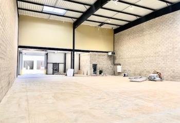 Location activité/entrepôt Saint-Ouen-l'Aumône (95310) - 3611 m² à Saint-Ouen-l'Aumône - 95310