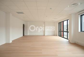 Location activité/entrepôt Saint-Quentin-Fallavier (38070) - 298 m²