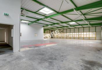 Location activité/entrepôt Saint-Thibault-des-Vignes (77400) - 965 m²